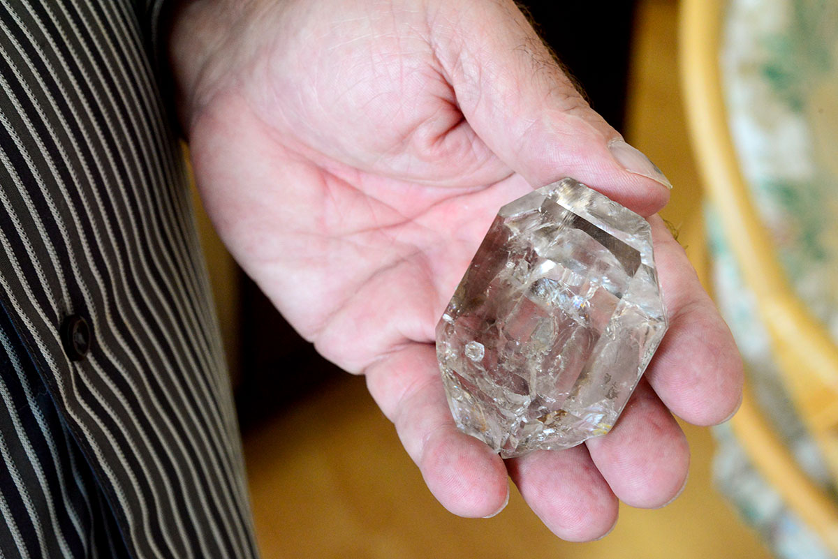 double-terminated quartz crystal